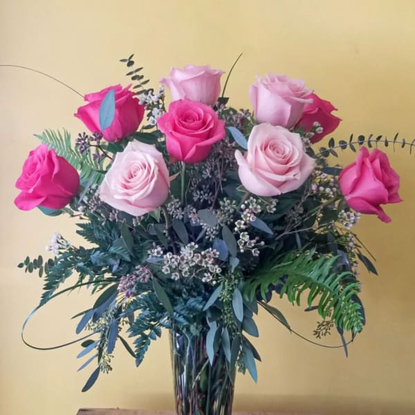5 Star Dozen Mixed Pink Roses