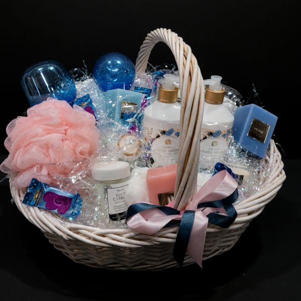 Spoil Her Gift Basket