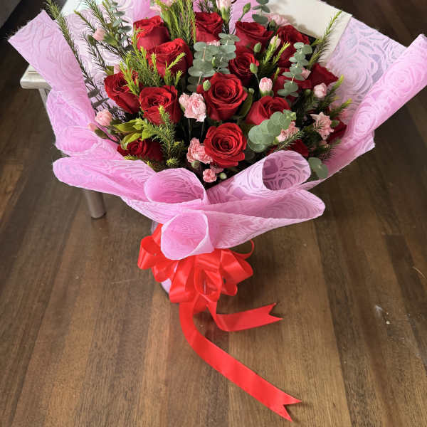 Special day for mom bouquet ( red roses )
