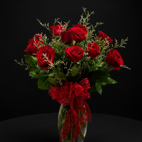 Classic Dozen Roses in a Vase
