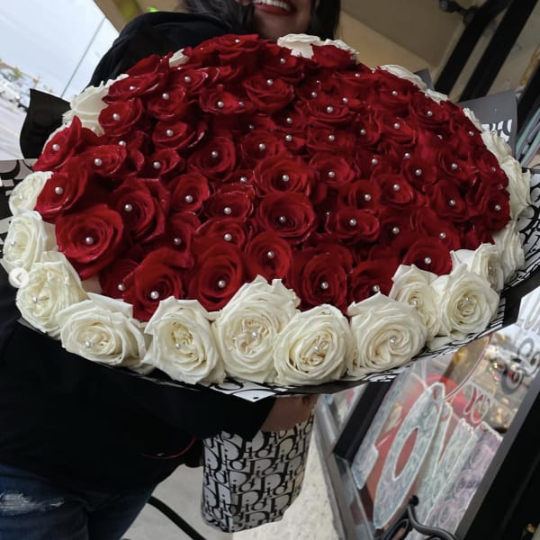 101 Rosa Bouquet
