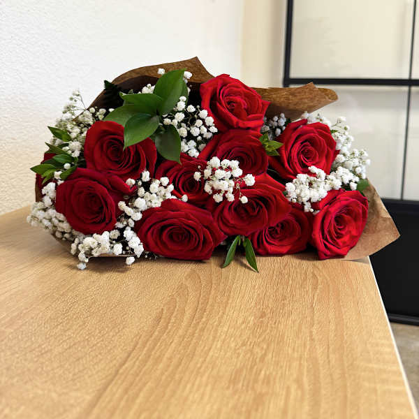 Bouquet of red roses with white baby's breath