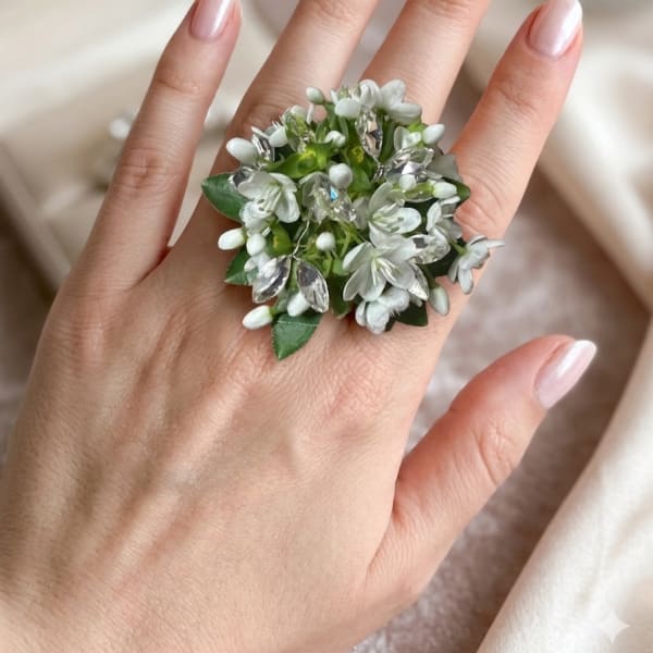 corsage ring