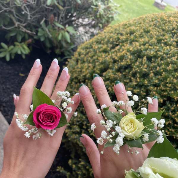 Corsage Ring
