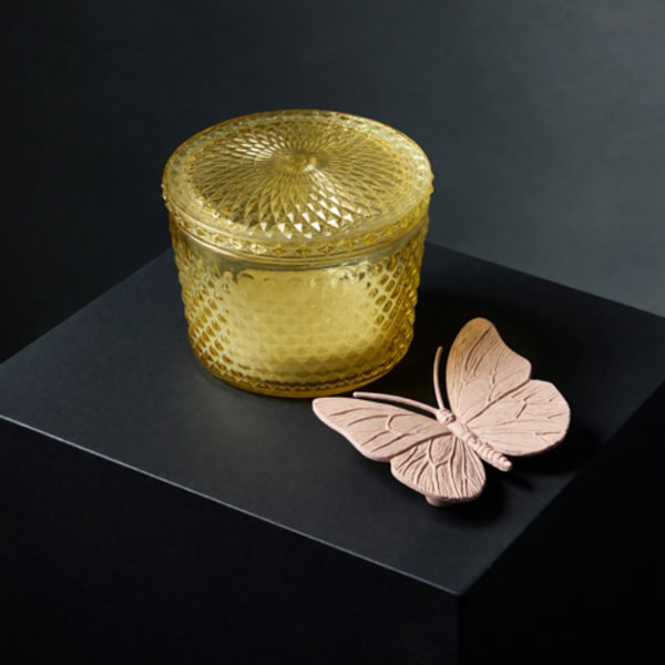 single home candle with lid