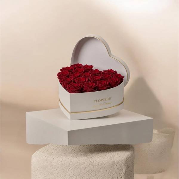 RED ROSES HEART