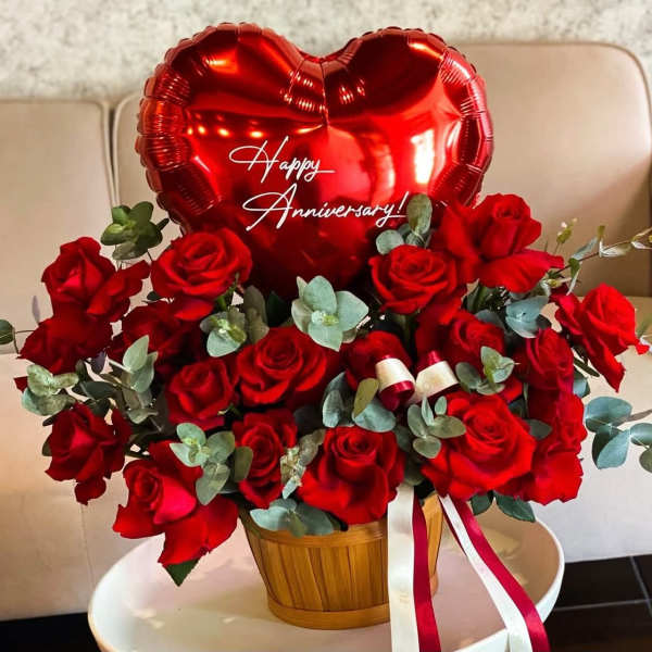 Red Roses Anniversary Arrangement