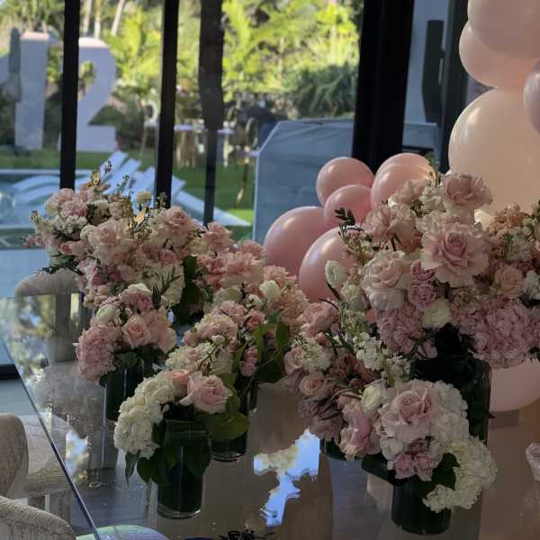 Marshmallow pink party decoration