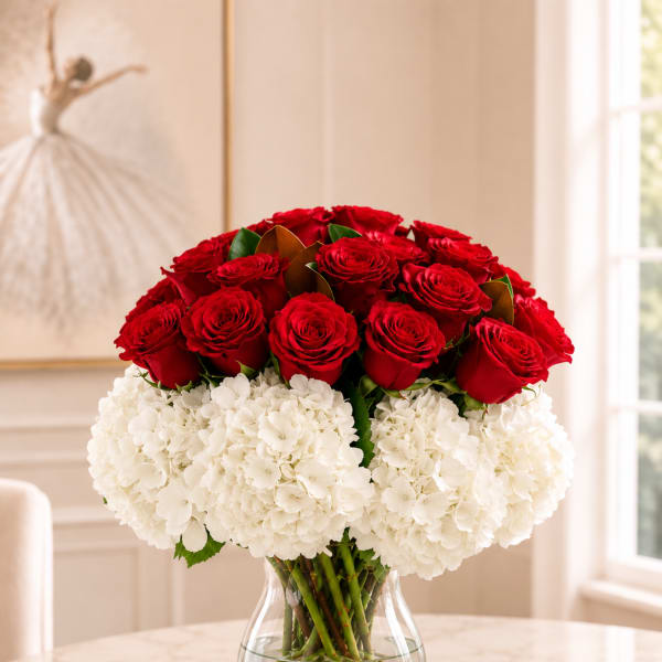 Elegant red roses and hydrangeas