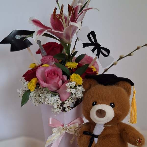 Scholar Bear & Blooms