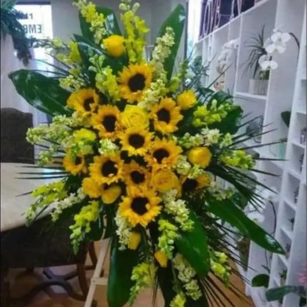 SUNNY SENTIMENTALSTANDING SPRAY