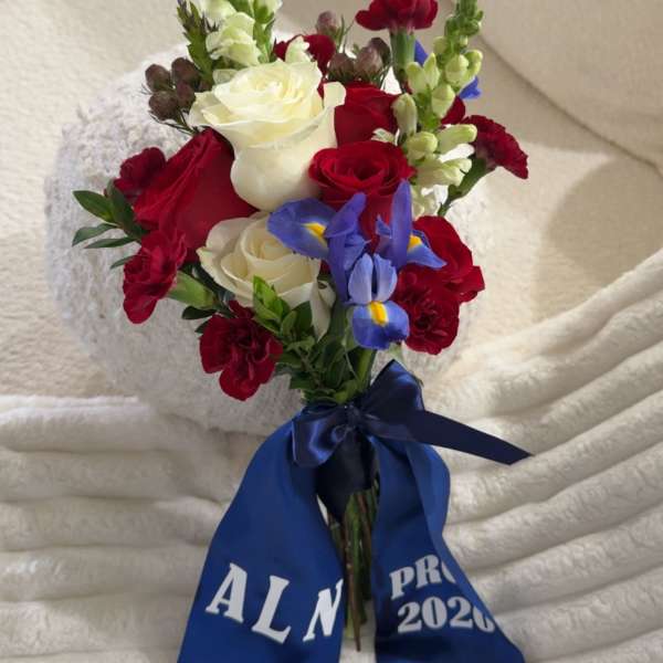 Royal Classic Prom Bouquet