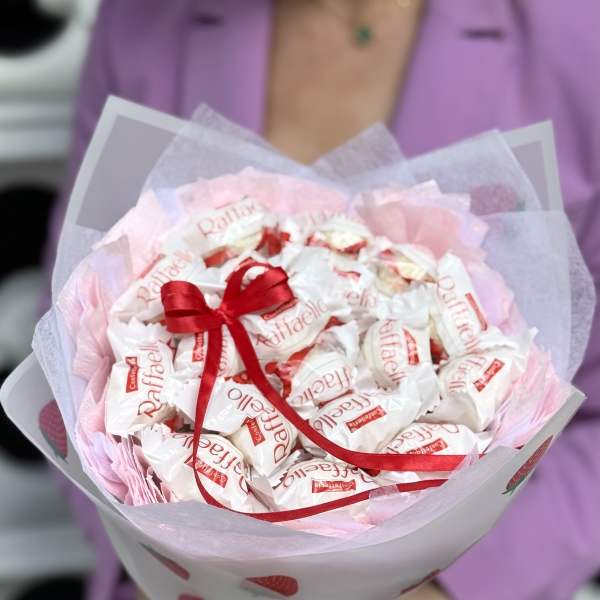 Sweet Strawberry Raffaello Bouquet