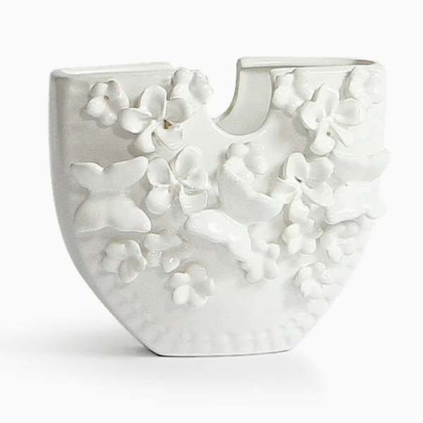 VOGUE: FLORAL ARRANGEMENT