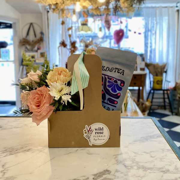 Te'a Bloom Gift Set in a carrier (Blue Chai)