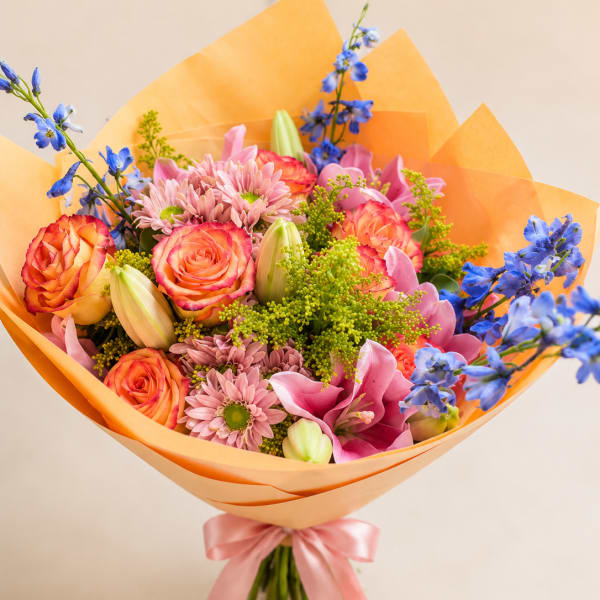 Sunset dream had tied bouquet