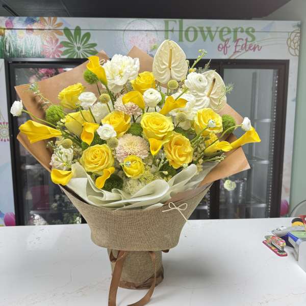 Hand wrapped Bouquet 07