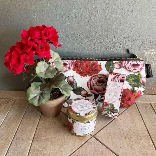 Scarlet Garden Gift Set