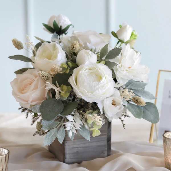 Simplicity Roses and Lisianthus