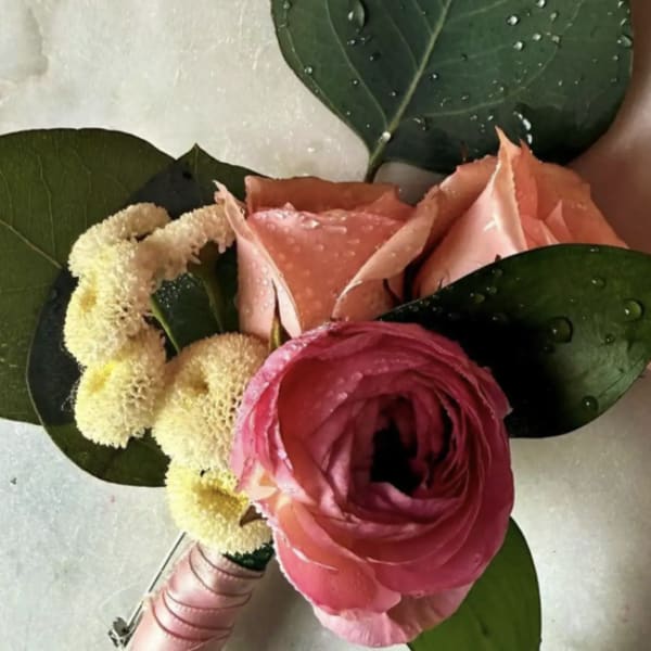Bridgerton Blush Boutonniere