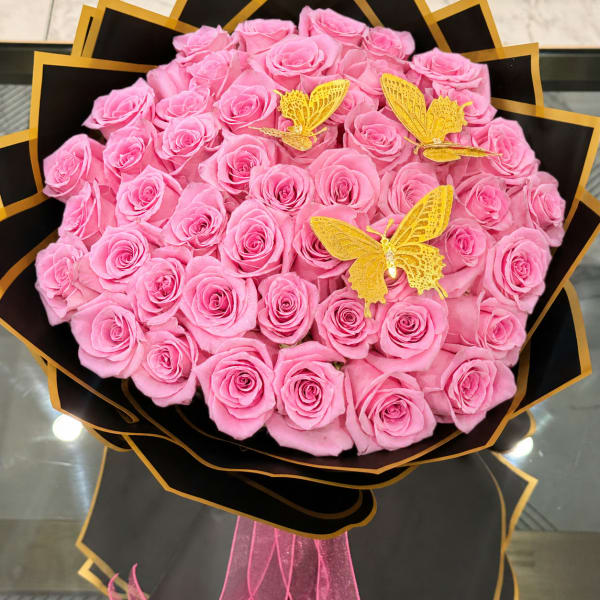 25 Pink Roses Luxury Bouquet –