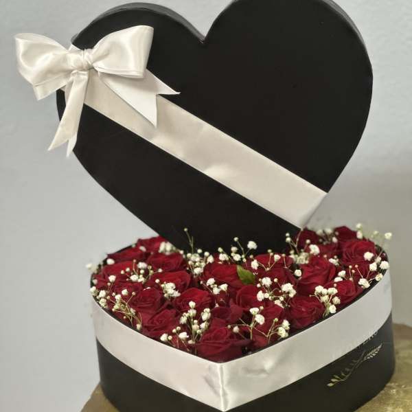 Midnight Heart Rose Box