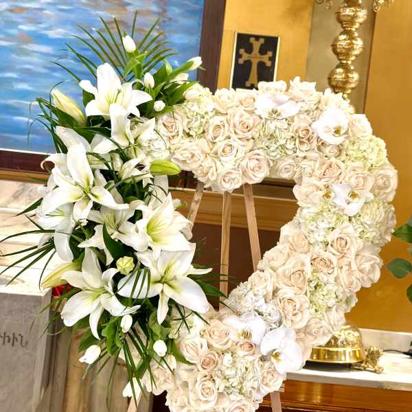 White Heart By VLM Flowers
