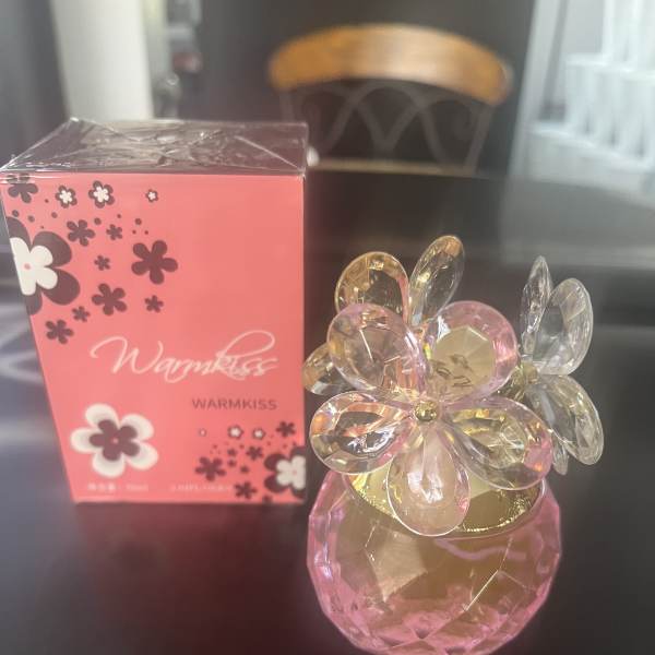 Warm kiss perfume