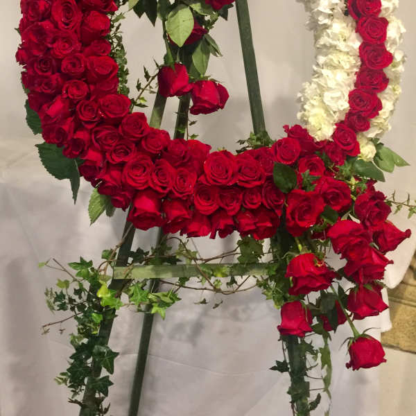 SYM01 - Red and White Wreath
