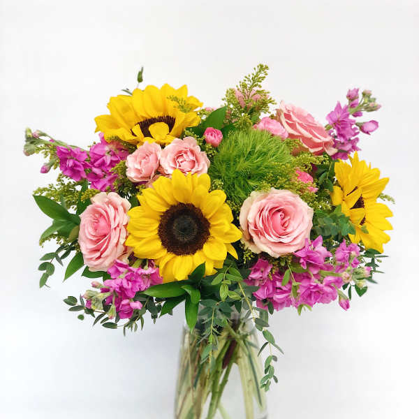 Vase arrangement bright