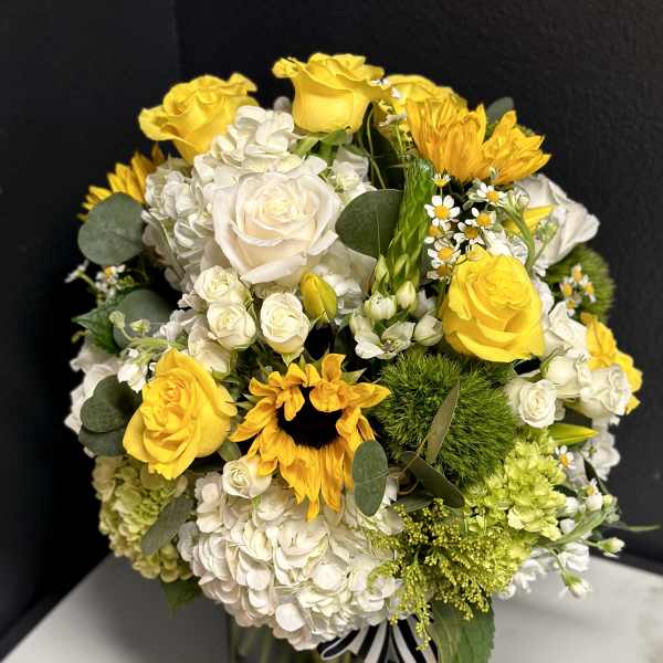 Lavish Sunny Garden