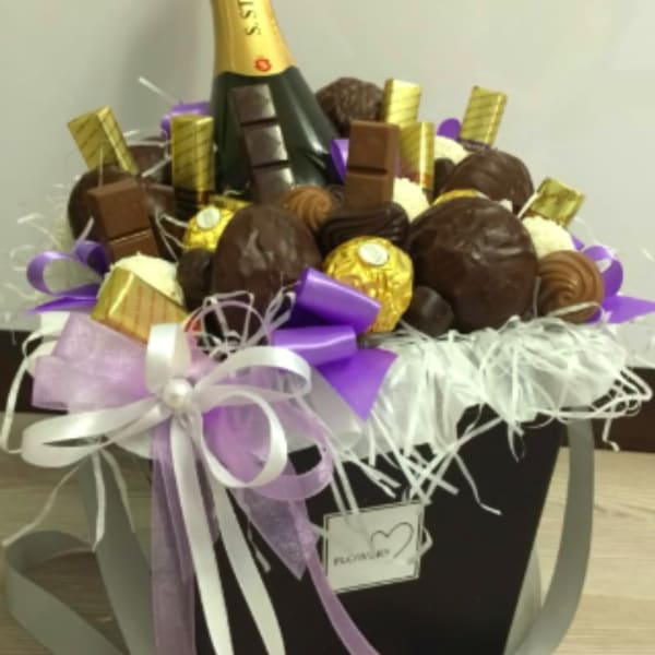 "Sweet Celebrations Gourmet Box"