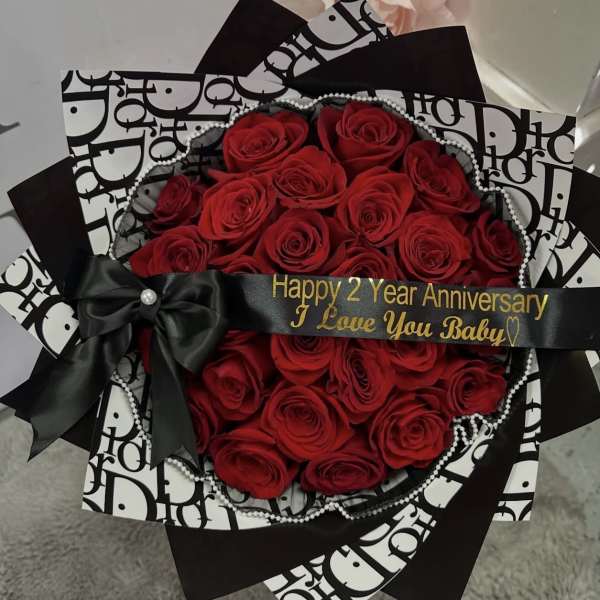 Luxury Dior (25 Roses )