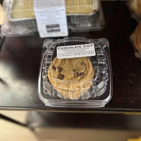 Packaged chocolate chip cookie in a clear plastic clamshell