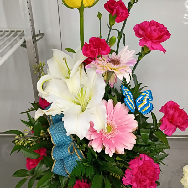 Short gift arrangement