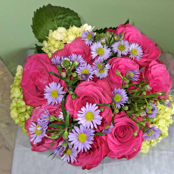 Pink Roses with Monte casino and Hydrangeas bouquet