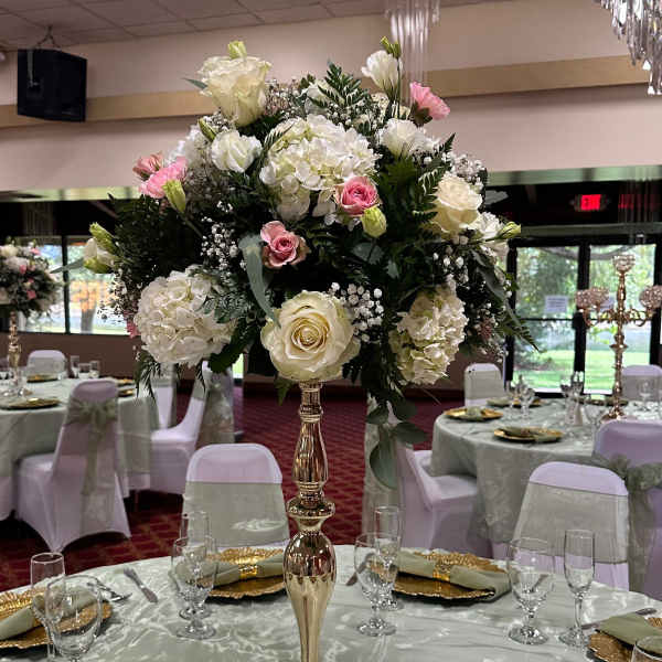 Table arrangement for special events pink and white