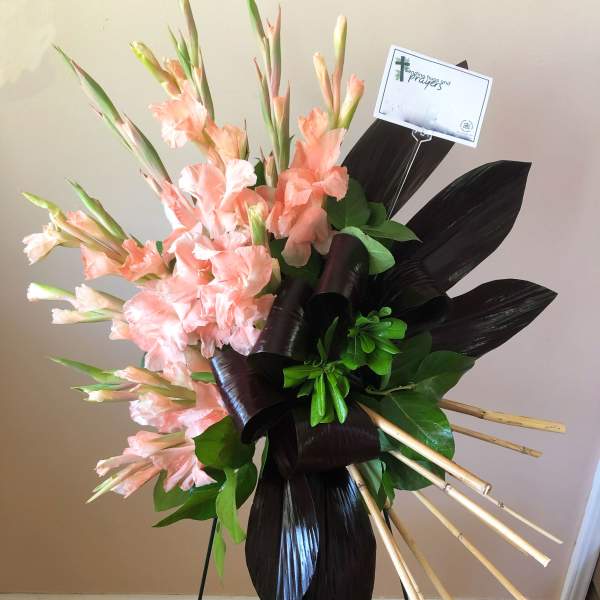 Elegant Tribute Spray