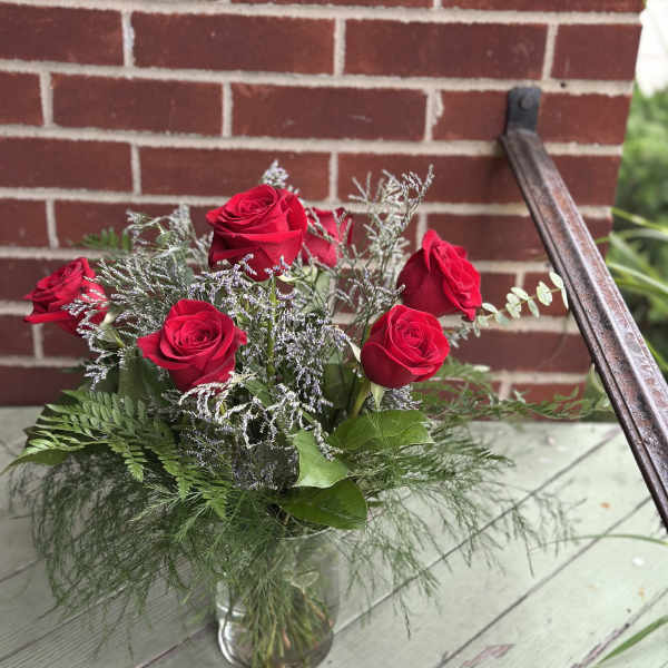 6 Red Roses in A Vase With Plush