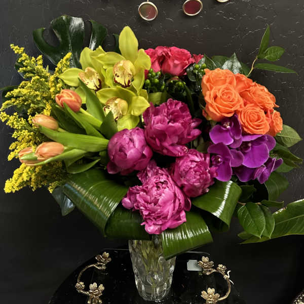 Alluring Rose & Orchid Bouquet