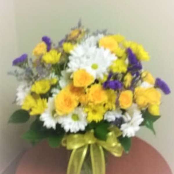 A Gathering of Daisies and miniature Roses
