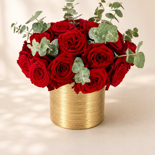 Freya's Crimson Elegance – Luxury Rose Vase Arrangement