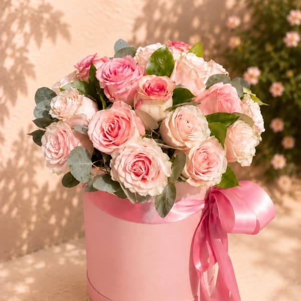 Venus' Blush Pearl – Luxury Hat Box
