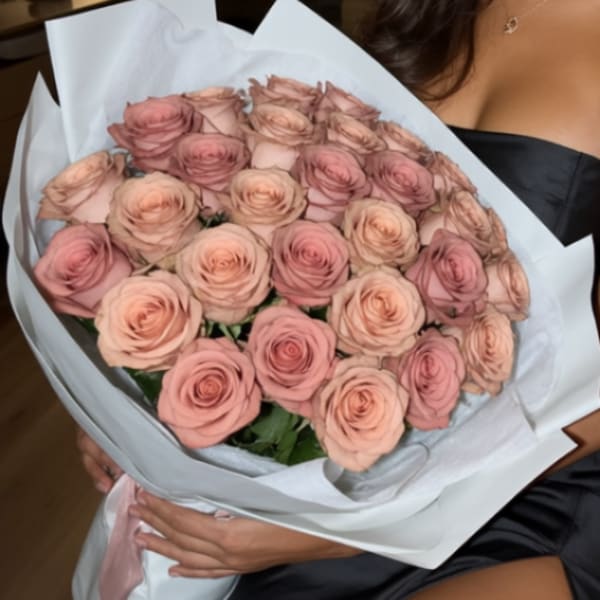 3 Dozen Light Pink Roses by SUFLOR