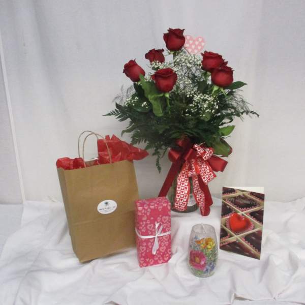 Bouquet of red roses with a heart ribbon, plus gift bag and chocolates