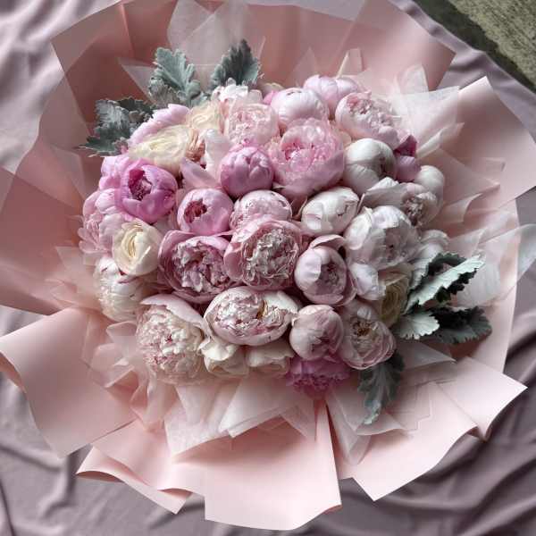 Paradise peony bouquet