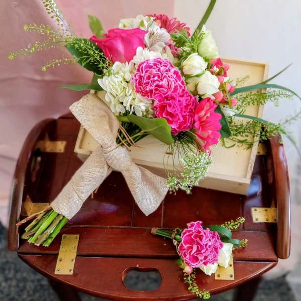 Handtied Bouquet & Boutonniere Set