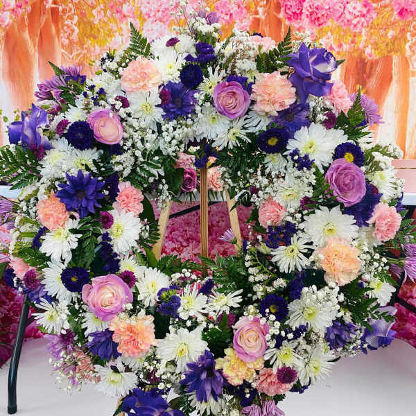 Medium Wreath With Mix Flowers