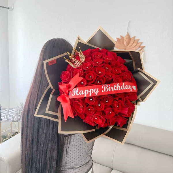 Royal Red Roses Bouquet – A Gift Fit for a Queen