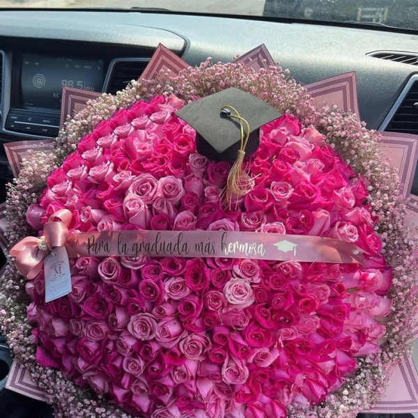 150 Luxury Graduation Buchon Bouquet